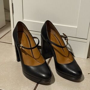 Coach Black Heels Classic Design